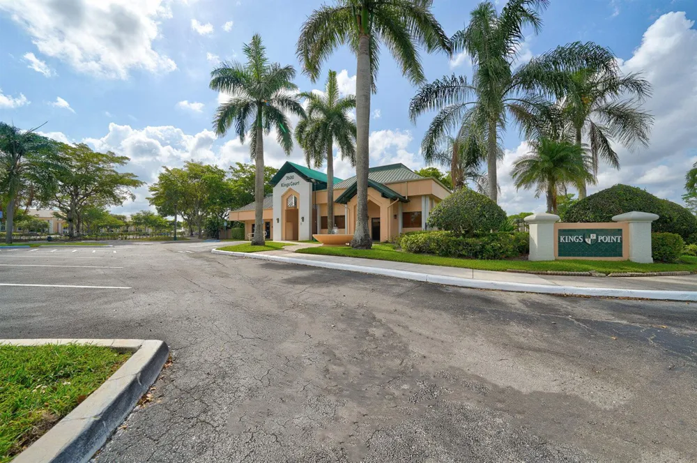 9537 Weldon Circle #405 Tamarac, FL 33321
