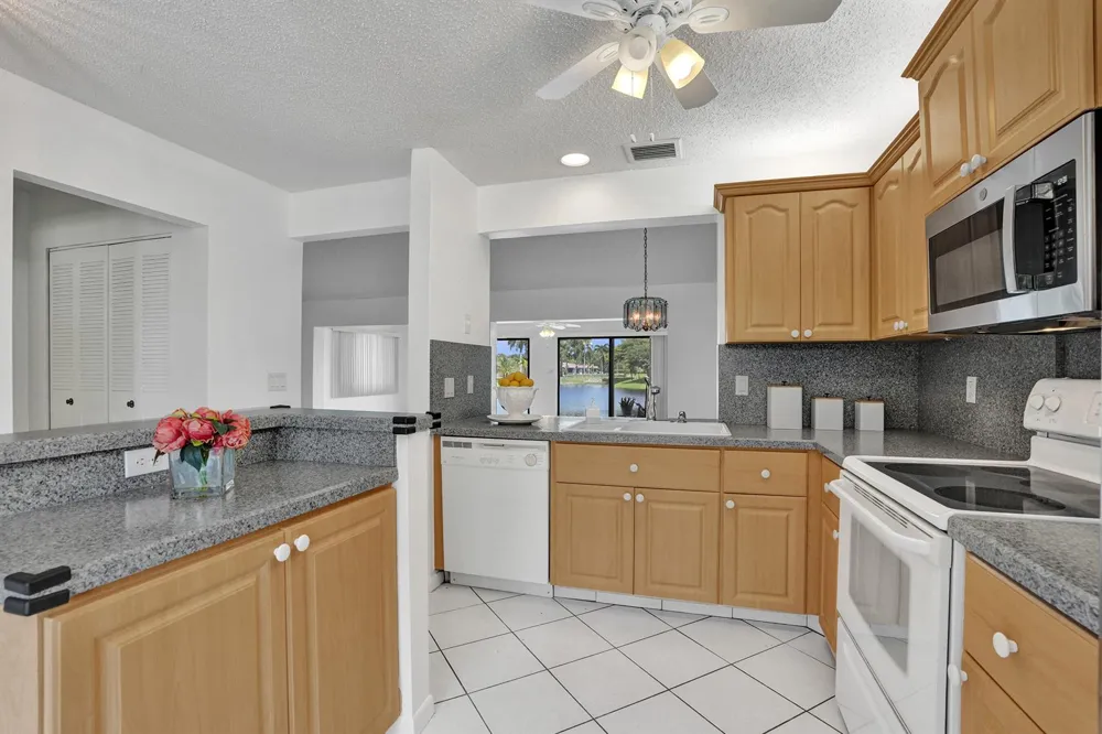 2129 SW 17TH CIRCLE Deerfield Beach, FL 33442