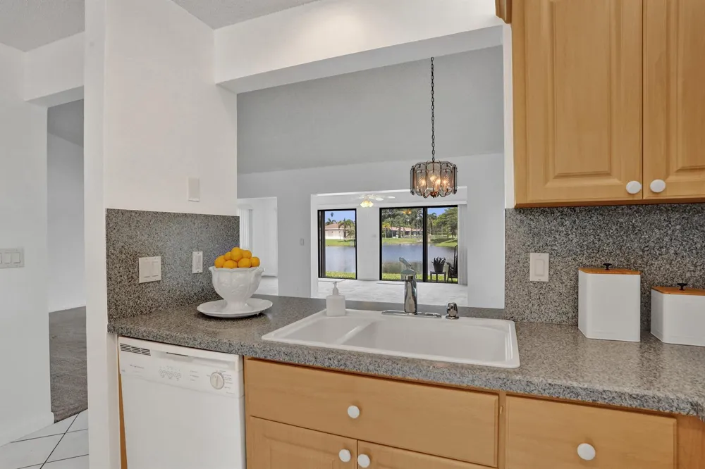 2129 SW 17TH CIRCLE Deerfield Beach, FL 33442