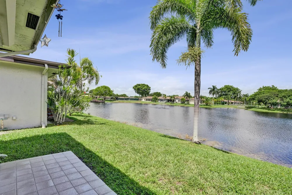 2129 SW 17TH CIRCLE Deerfield Beach, FL 33442