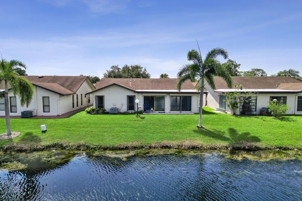 2129 SW 17TH CIRCLE Deerfield Beach, FL 33442