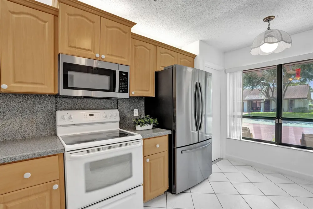 2129 SW 17TH CIRCLE Deerfield Beach, FL 33442