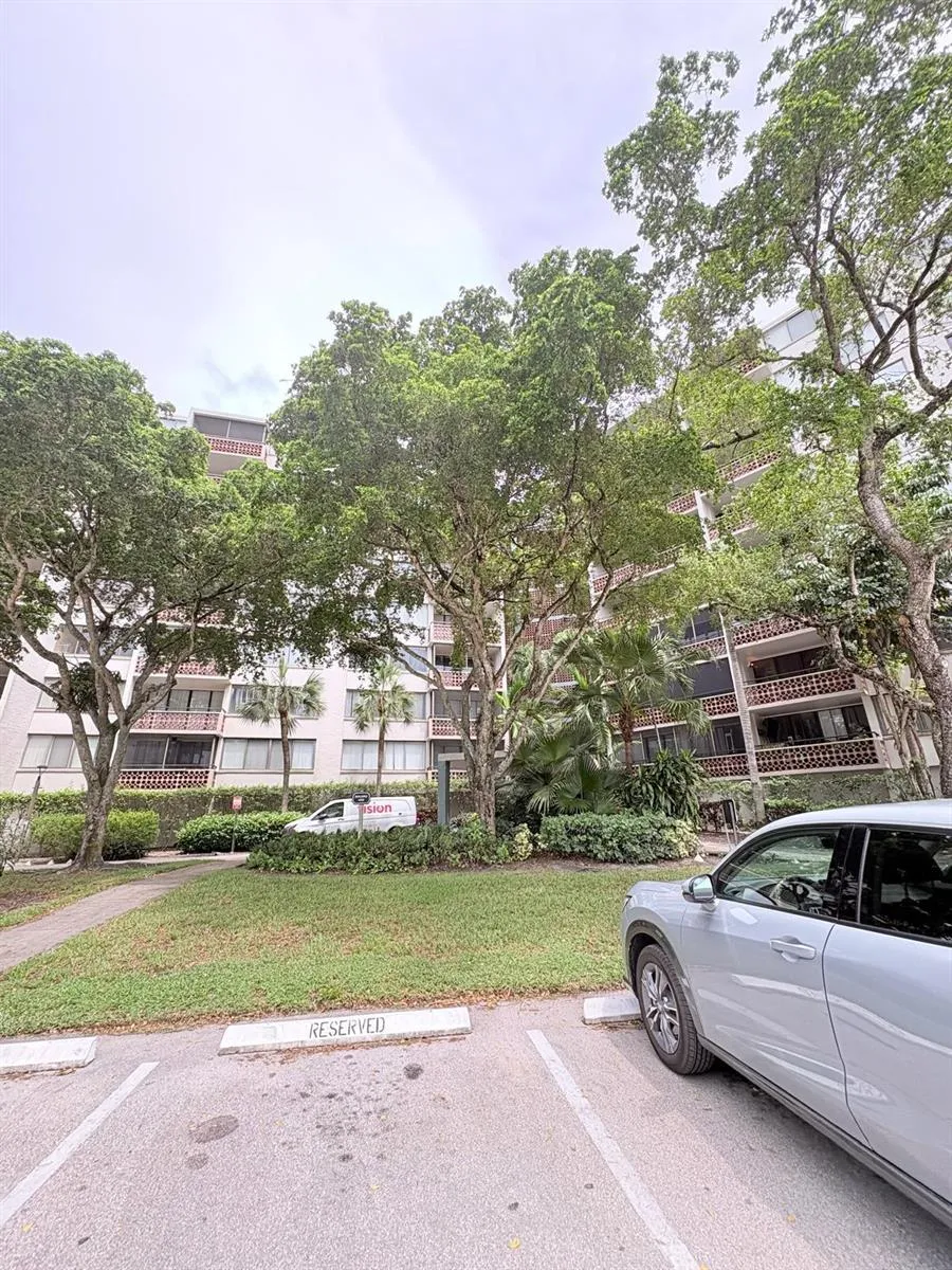 4222 INVERRARY BOULEVARD #4609 Lauderhill, FL 33319