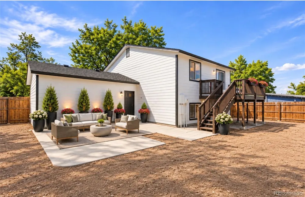 1498 S Bahama Street Aurora, CO 80017