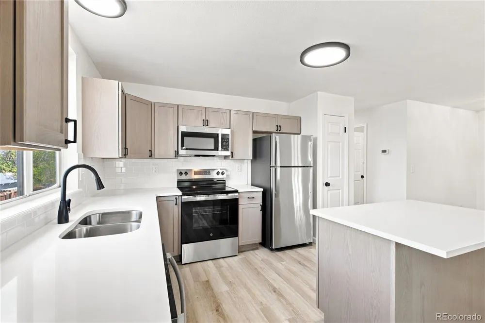 1498 S Bahama Street Aurora, CO 80017