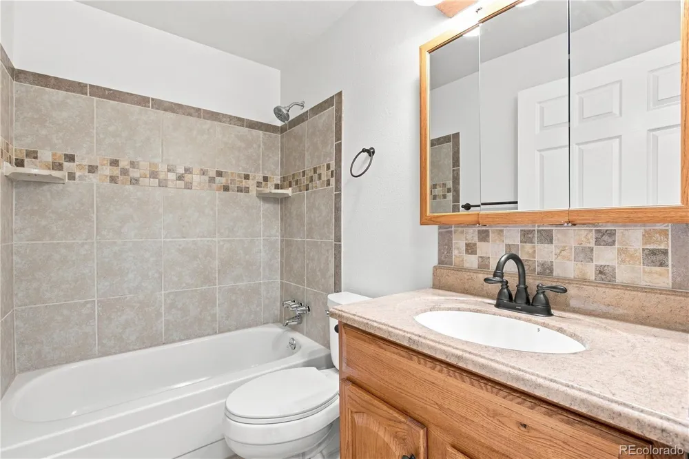1498 S Bahama Street Aurora, CO 80017
