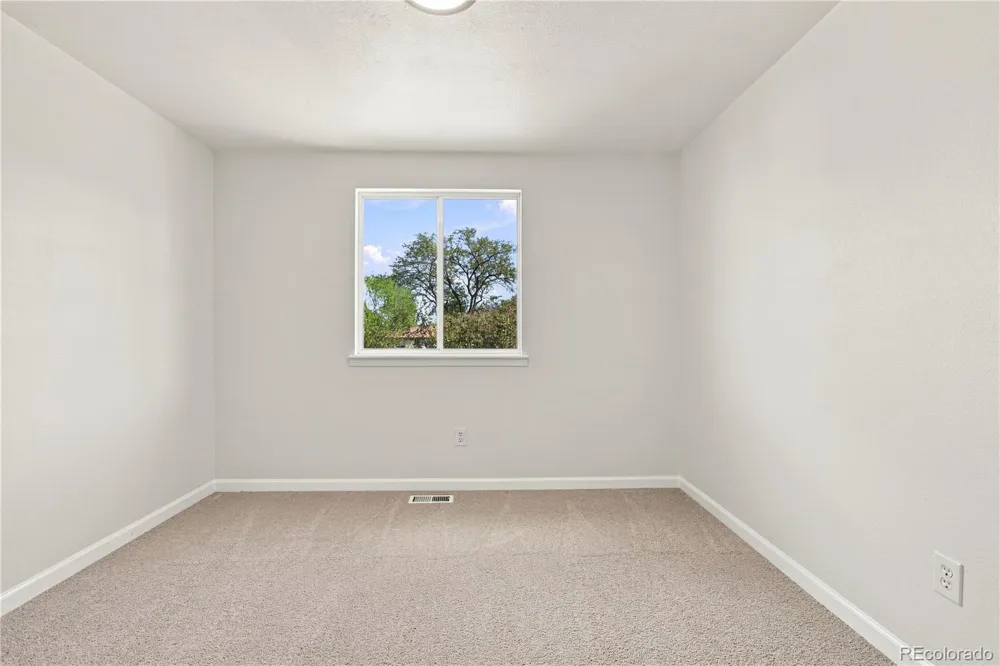 1498 S Bahama Street Aurora, CO 80017