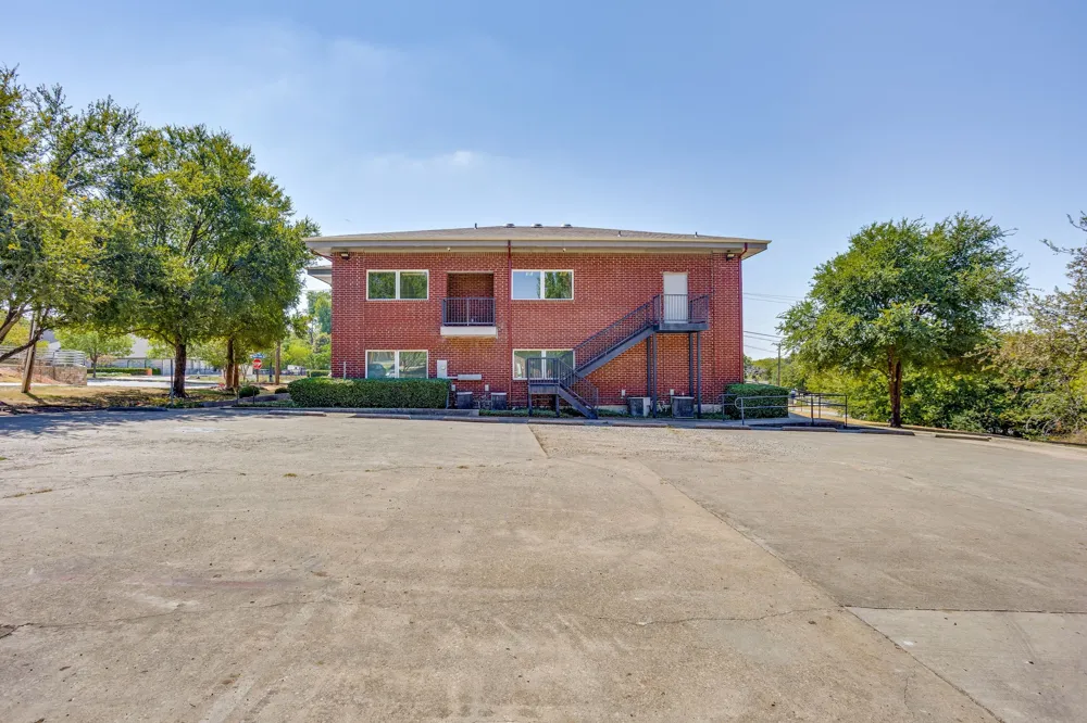 1415 E Belt Line Road Carrollton, TX 75006