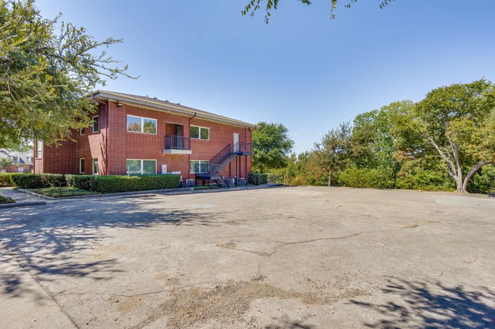 1415 E Belt Line Road Carrollton, TX 75006