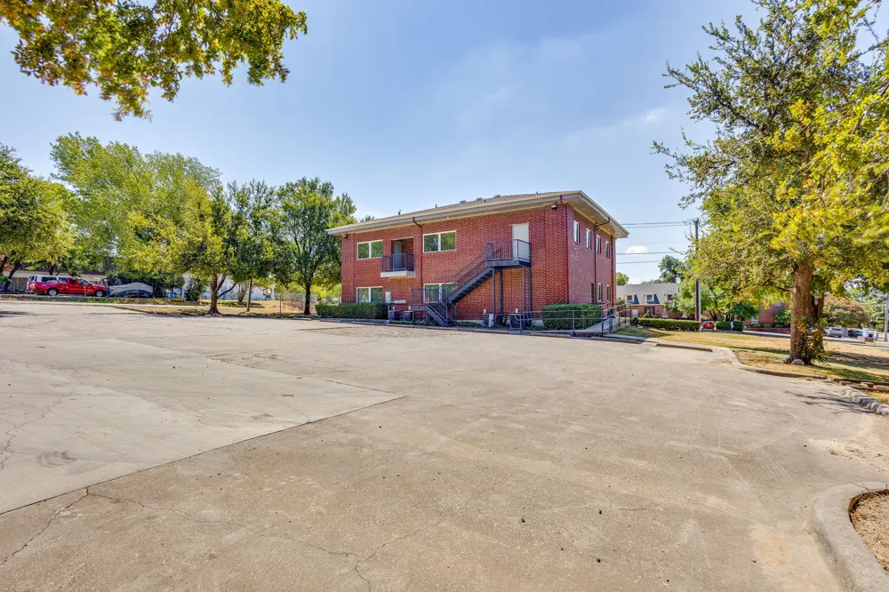 1415 E Belt Line Road Carrollton, TX 75006