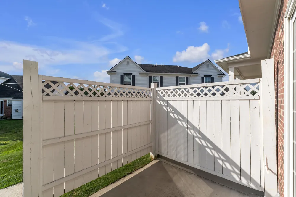 2703 Riversedge Drive #106 Saline, MI 48176