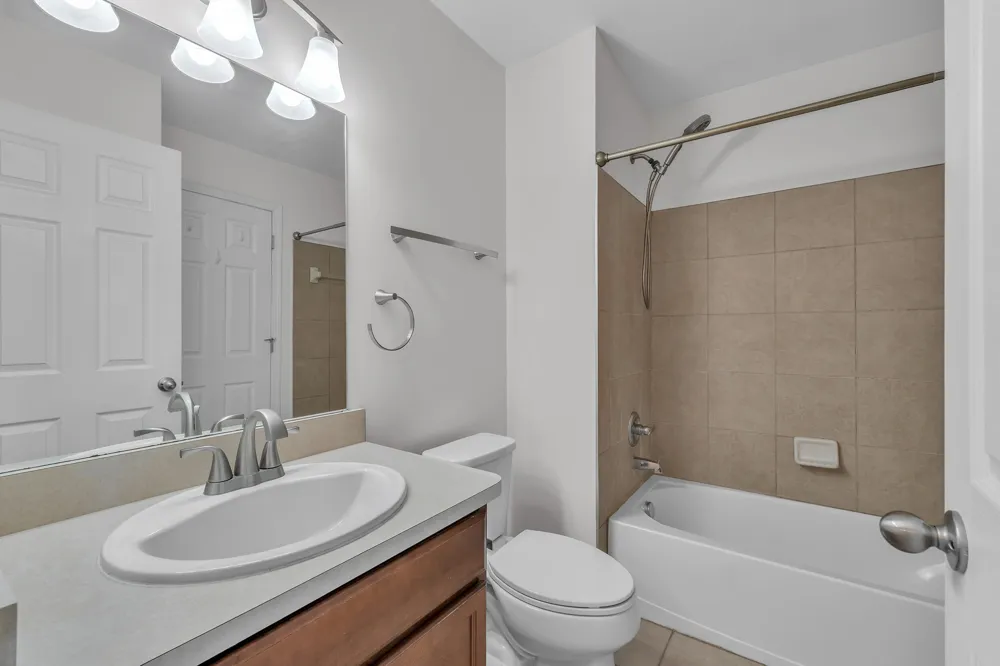 2703 Riversedge Drive #106 Saline, MI 48176
