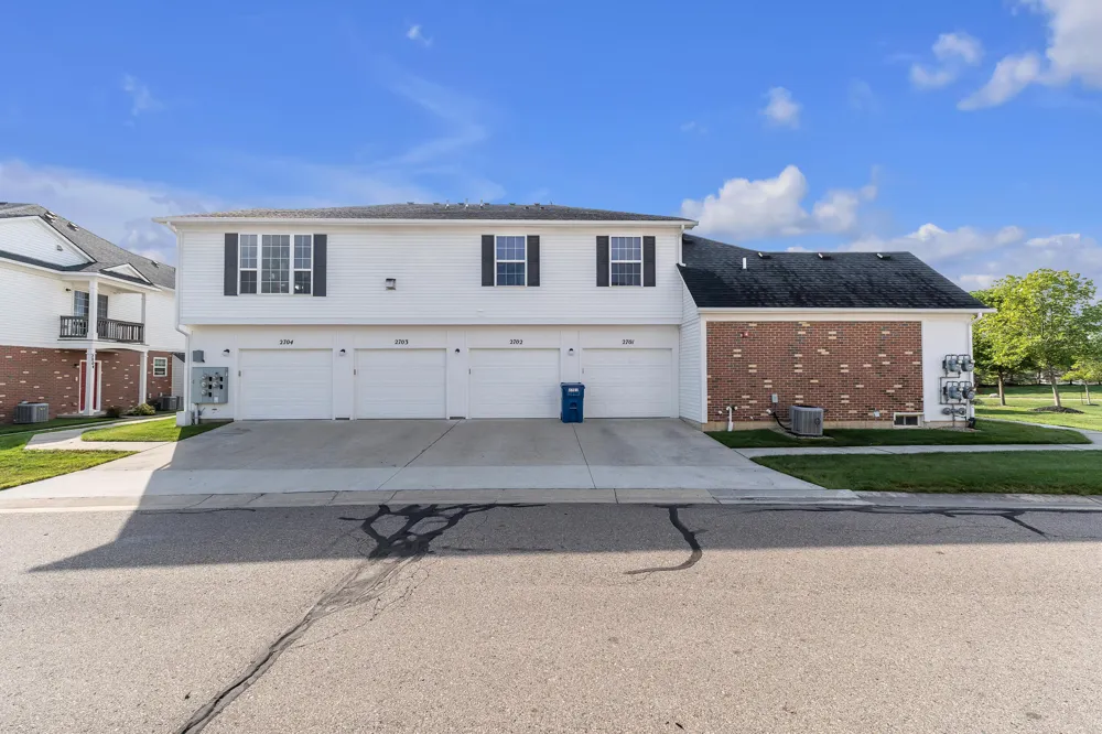 2703 Riversedge Drive #106 Saline, MI 48176