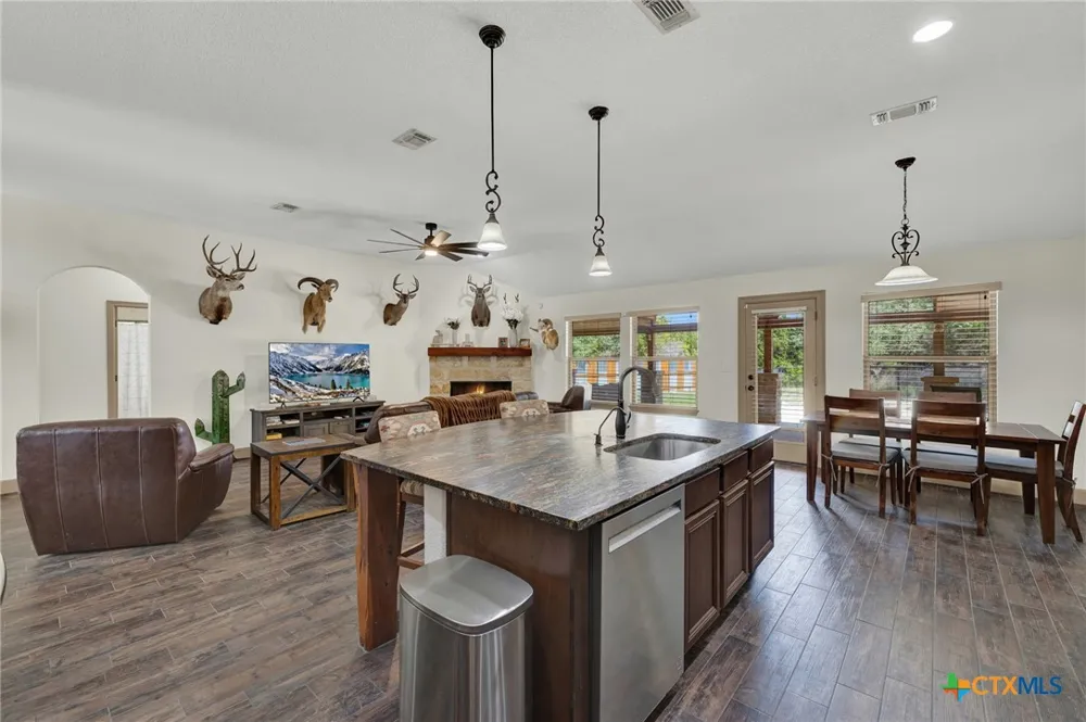 1184 Summit Bluff Canyon Lake, TX 78133