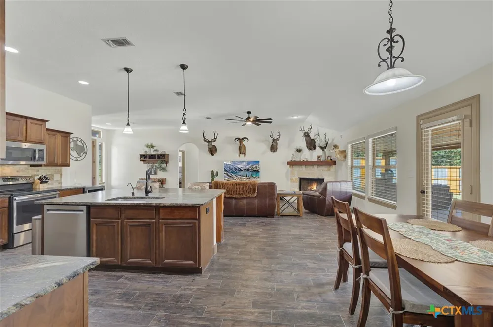 1184 Summit Bluff Canyon Lake, TX 78133