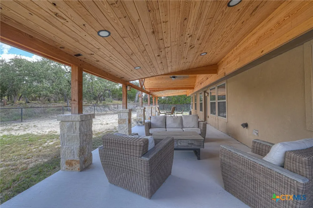 1184 Summit Bluff Canyon Lake, TX 78133
