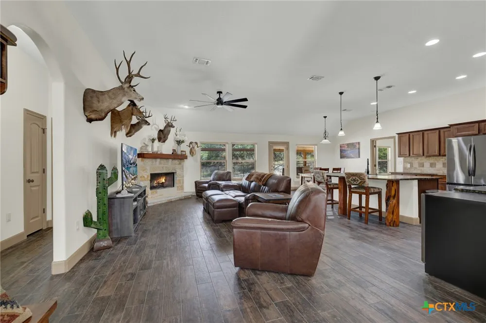 1184 Summit Bluff Canyon Lake, TX 78133