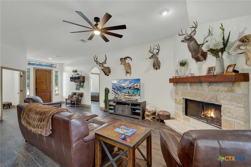1184 Summit Bluff Canyon Lake, TX 78133