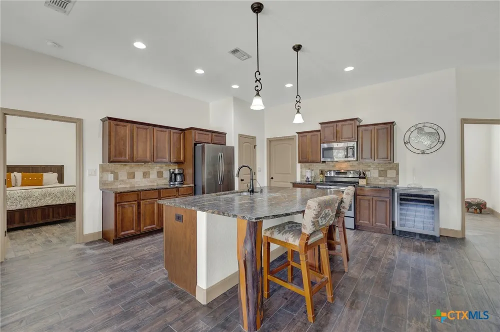 1184 Summit Bluff Canyon Lake, TX 78133