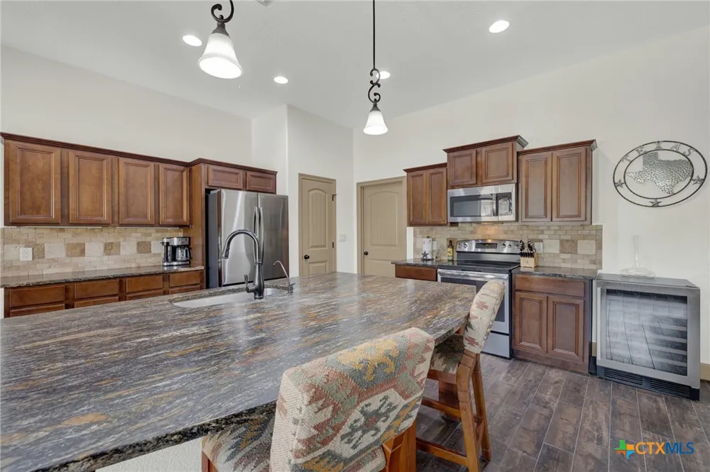1184 Summit Bluff Canyon Lake, TX 78133