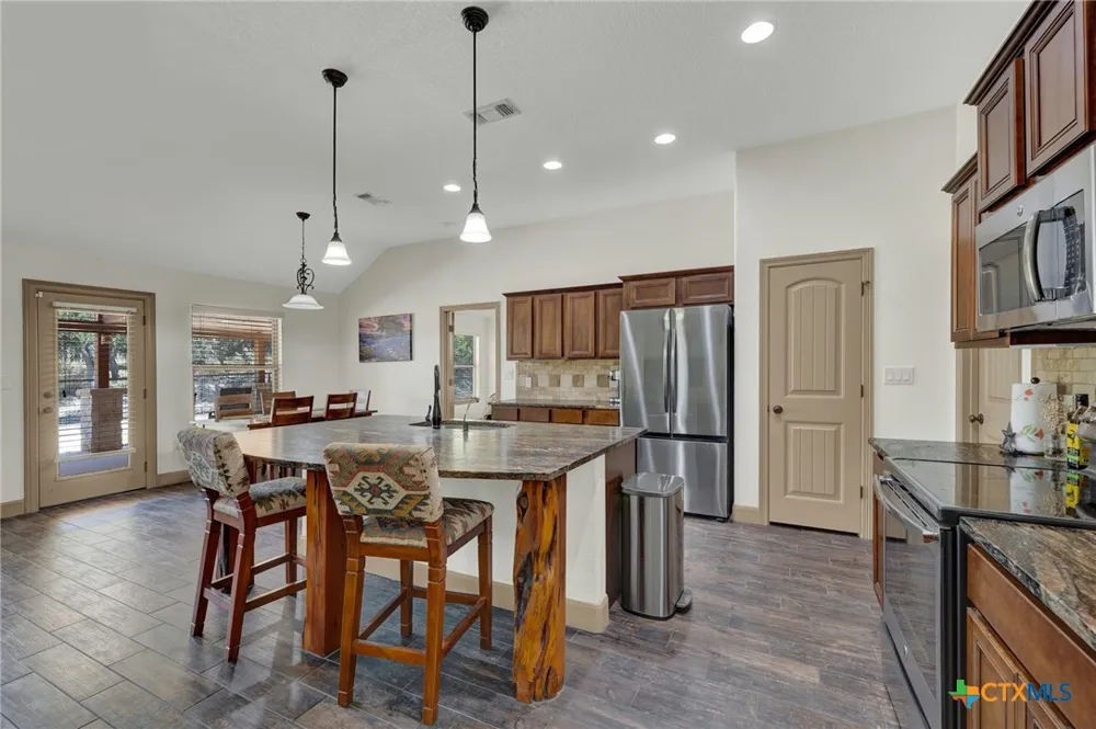 1184 Summit Bluff Canyon Lake, TX 78133