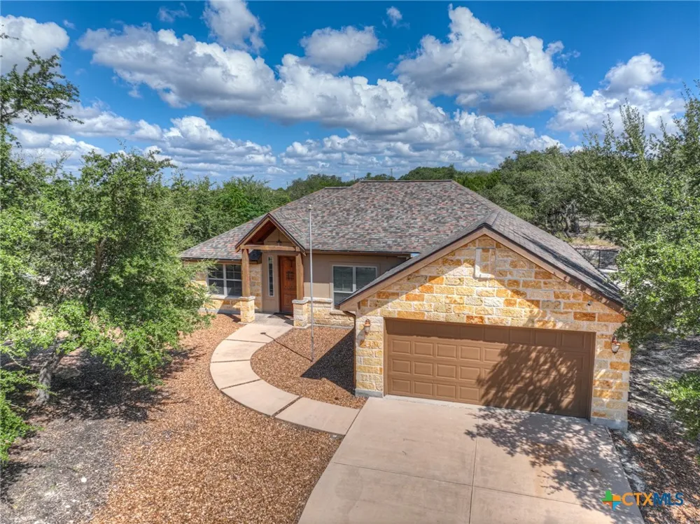 1184 Summit Bluff Canyon Lake, TX 78133