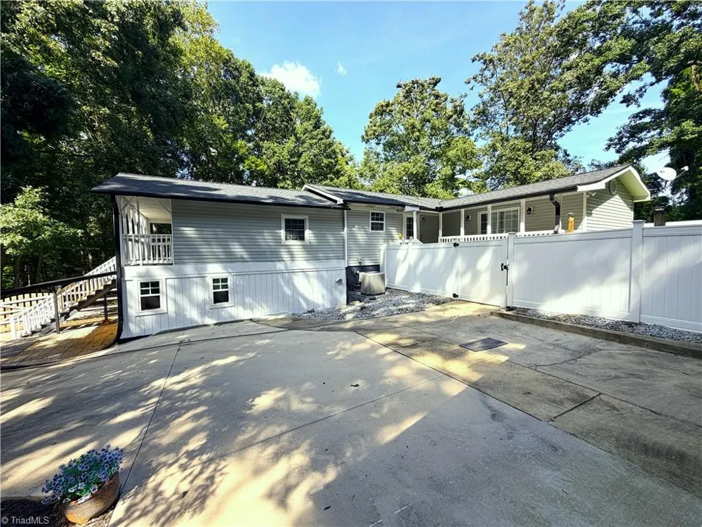 3950 Cole Avenue High Point, NC 27265