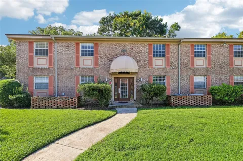 2313 HAYWOOD COURT #201