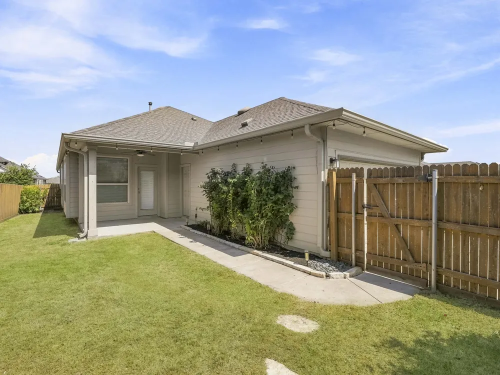 8149 Daisy Cutter Crossing Georgetown, TX 78626