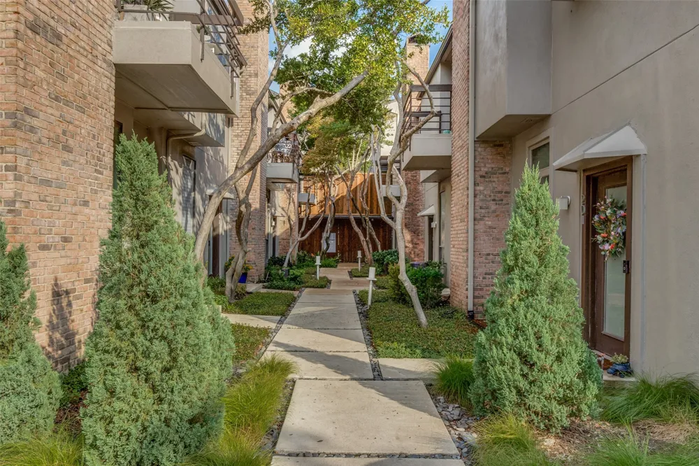 3944 Buena Vista Street #206 Dallas, TX 75204