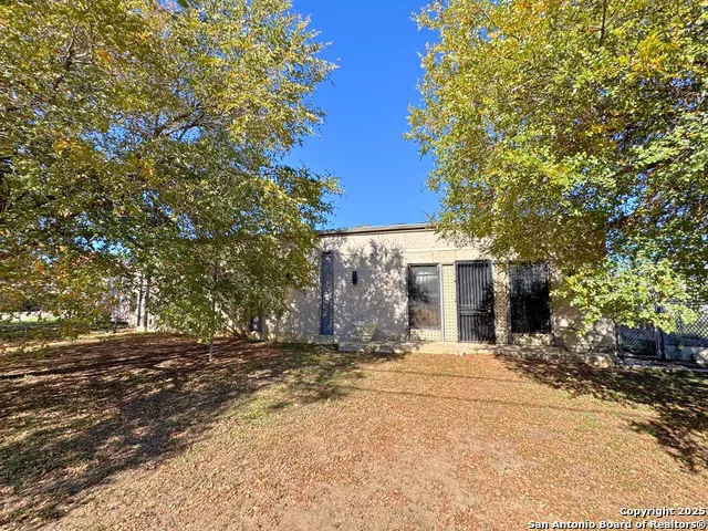 3311 Roselawn Rd San Antonio, TX 78226