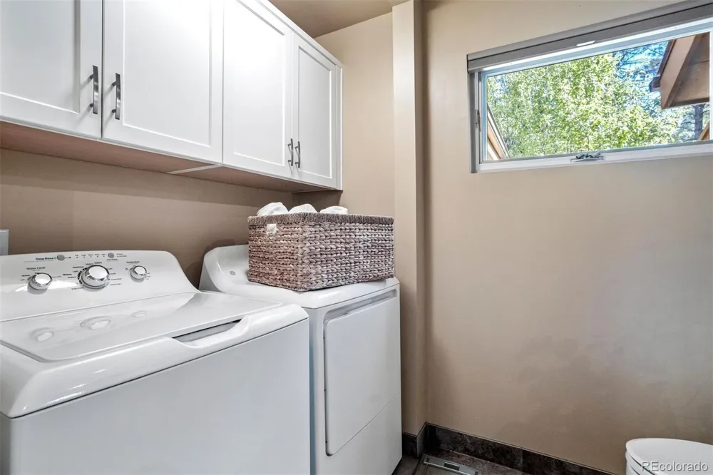 2378 Wood Avenue Colorado Springs, CO 80907
