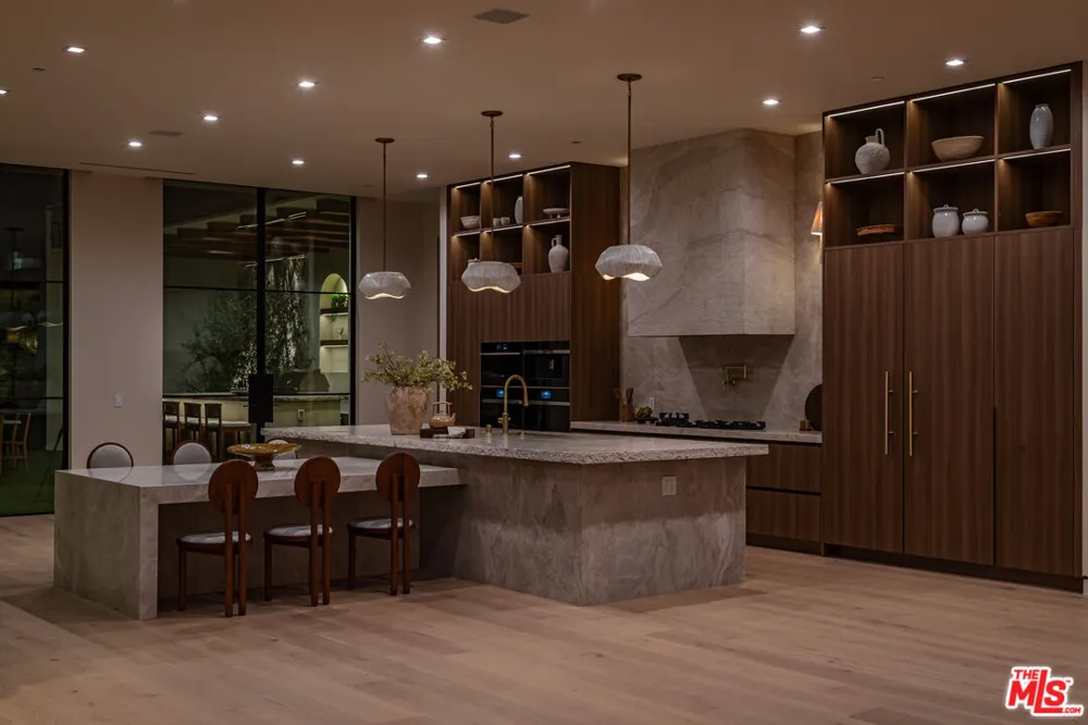 1465 Donhill Drive Beverly Hills, CA 90210