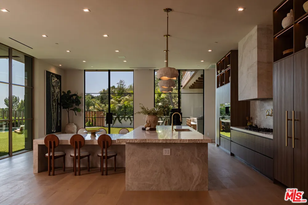 1465 Donhill Drive Beverly Hills, CA 90210