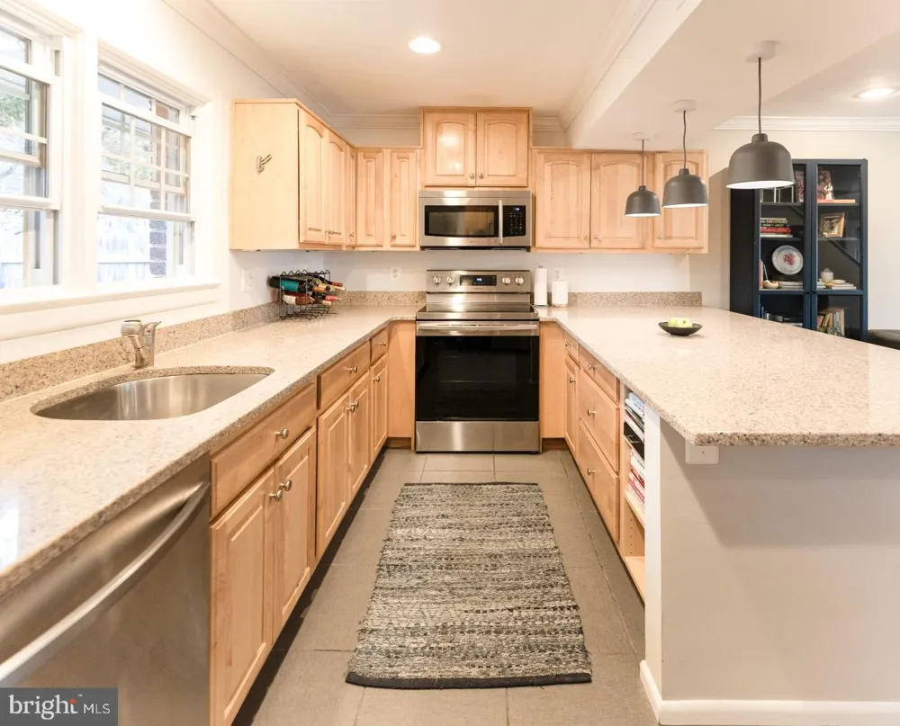 202 S VIRGINIA AVENUE #73 Falls Church, VA 22046