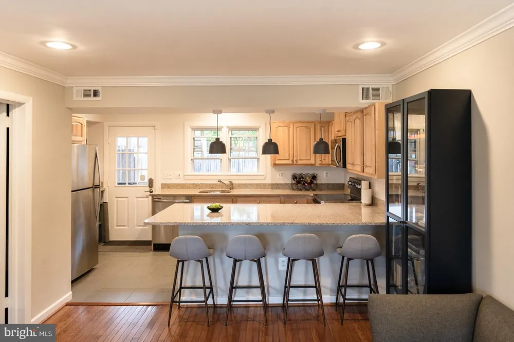 202 S VIRGINIA AVENUE #73 Falls Church, VA 22046