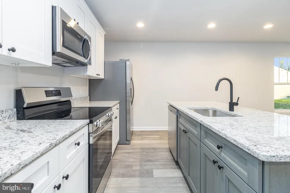 215 MANSFIELD STREET Fredericksburg, VA 22408