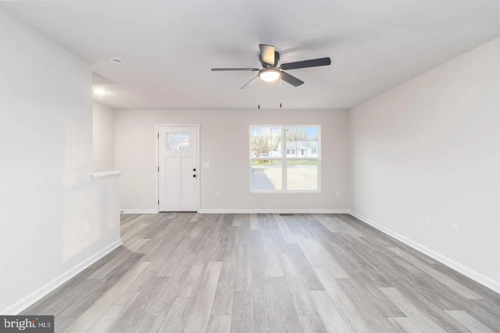 215 MANSFIELD STREET Fredericksburg, VA 22408
