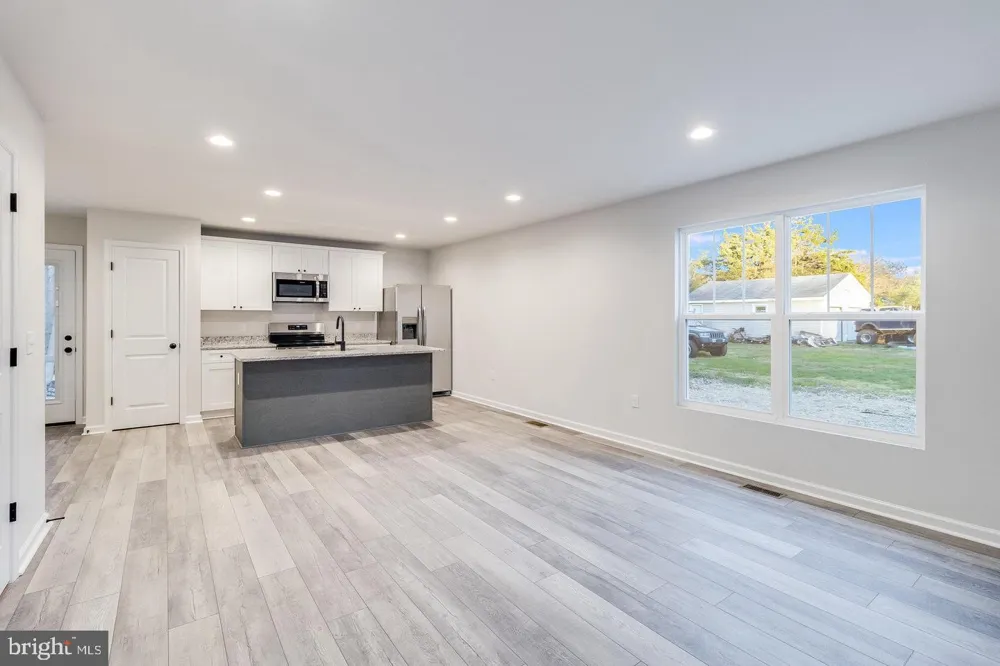 215 MANSFIELD STREET Fredericksburg, VA 22408