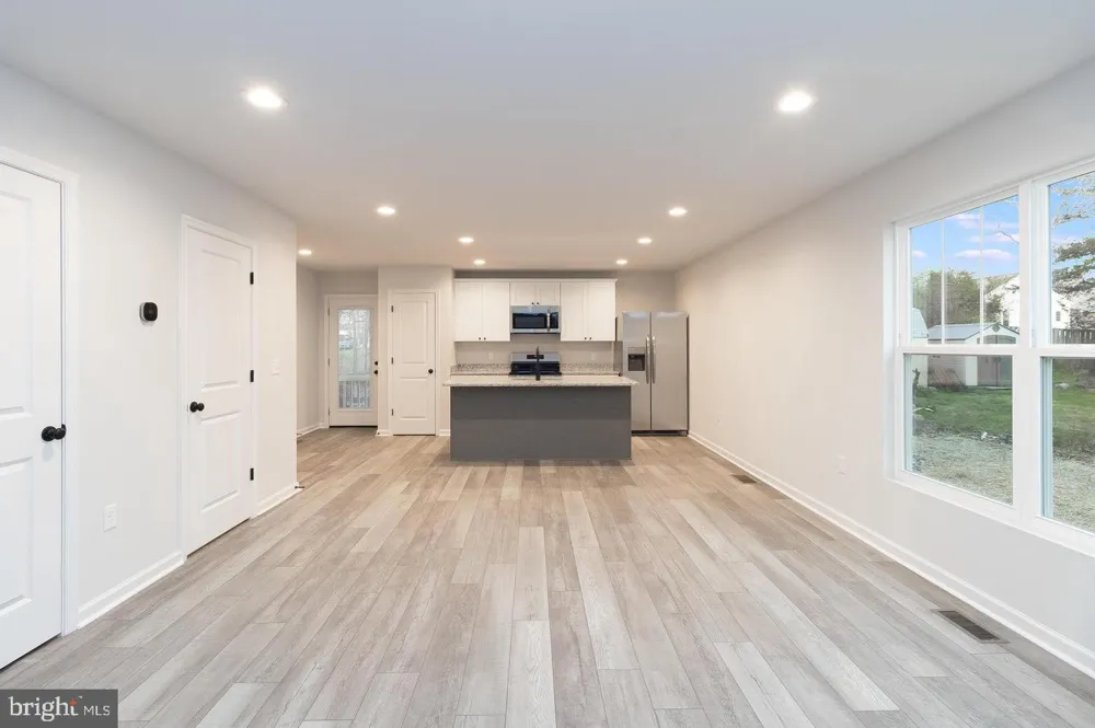 215 MANSFIELD STREET Fredericksburg, VA 22408