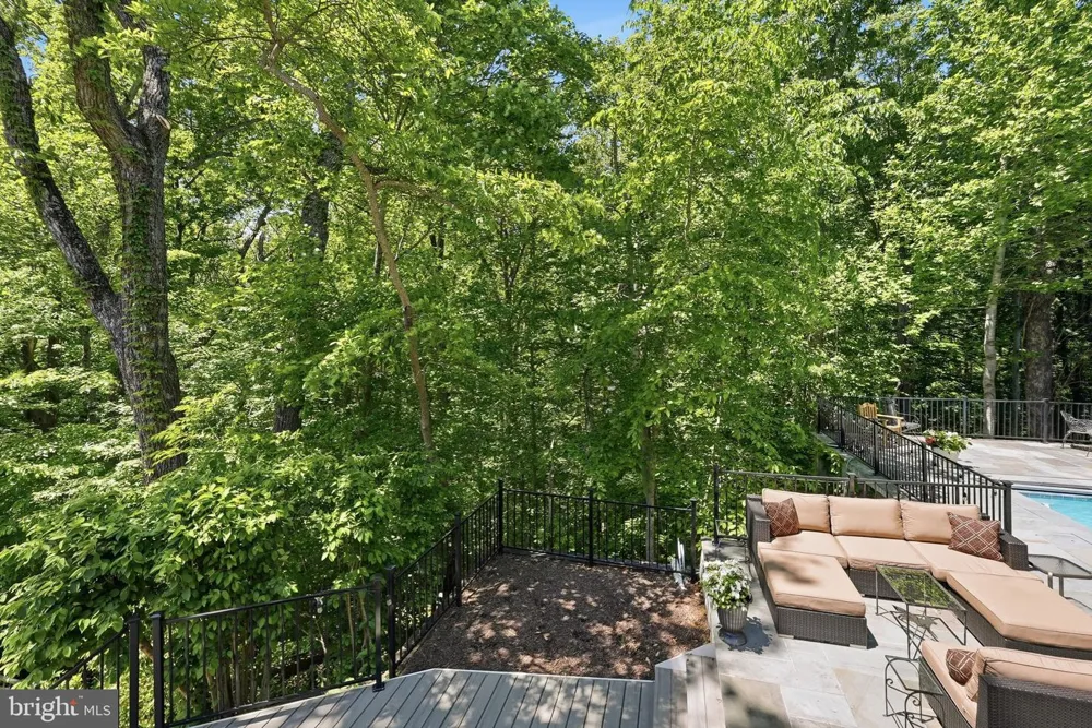 708 POTOMAC KNOLLS DRIVE Mclean, VA 22102