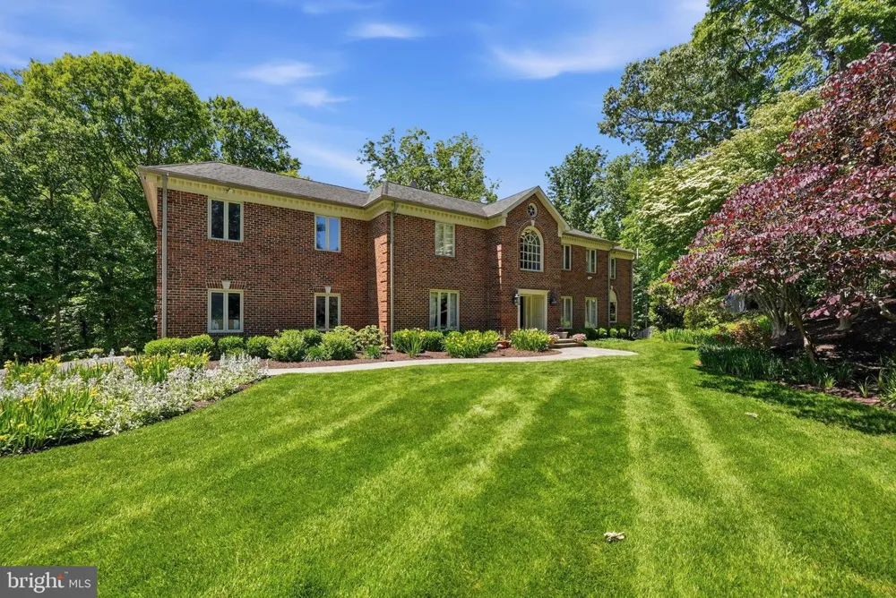 708 POTOMAC KNOLLS DRIVE Mclean, VA 22102