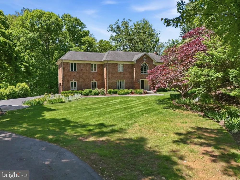 708 POTOMAC KNOLLS DRIVE Mclean, VA 22102