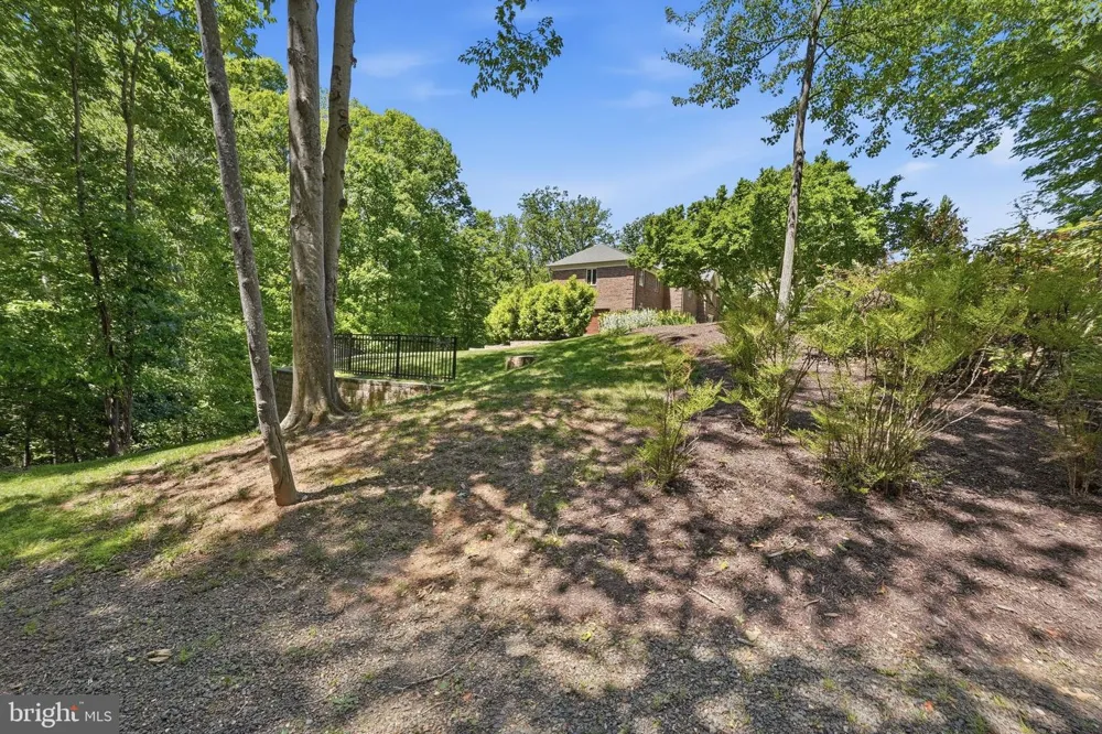 708 POTOMAC KNOLLS DRIVE Mclean, VA 22102