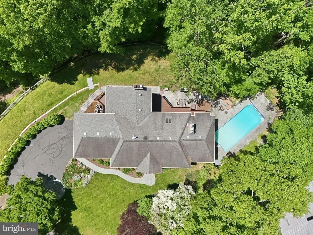 708 POTOMAC KNOLLS DRIVE Mclean, VA 22102