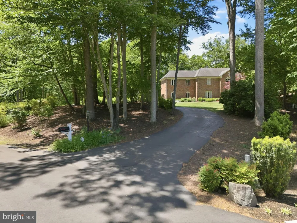 708 POTOMAC KNOLLS DRIVE Mclean, VA 22102