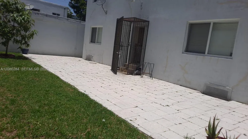 412 SW 10th Ave #4 Miami, FL 33130
