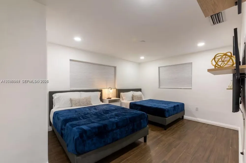 21250 NE 23rd Ave Miami, FL 33180