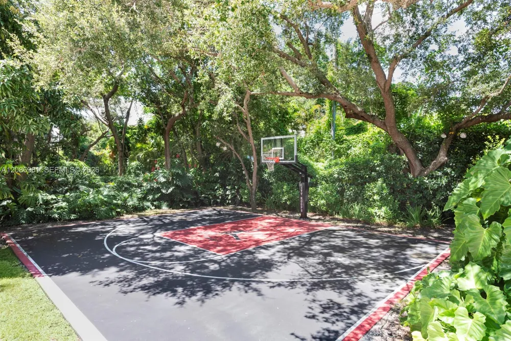 6045 SW 106th St Pinecrest, FL 33156