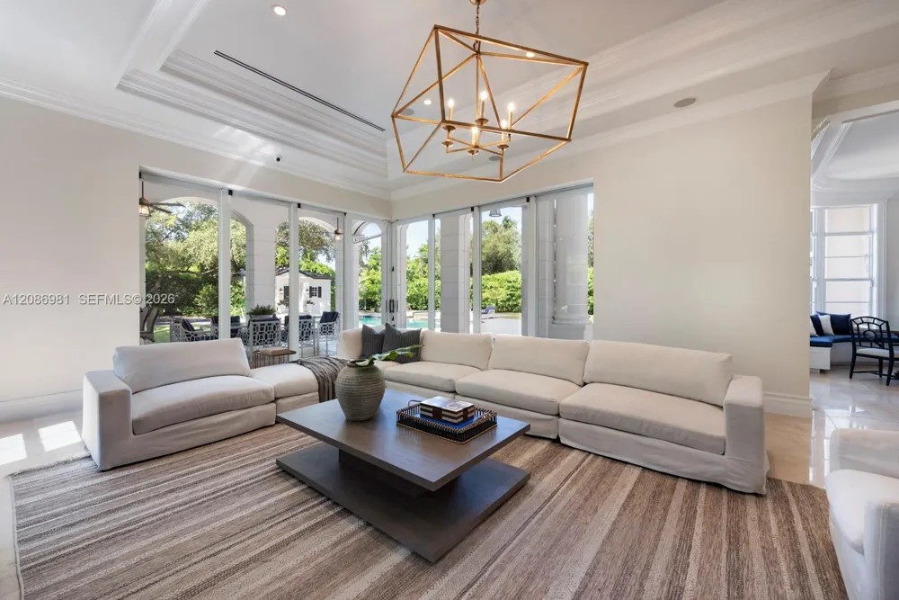 6045 SW 106th St Pinecrest, FL 33156